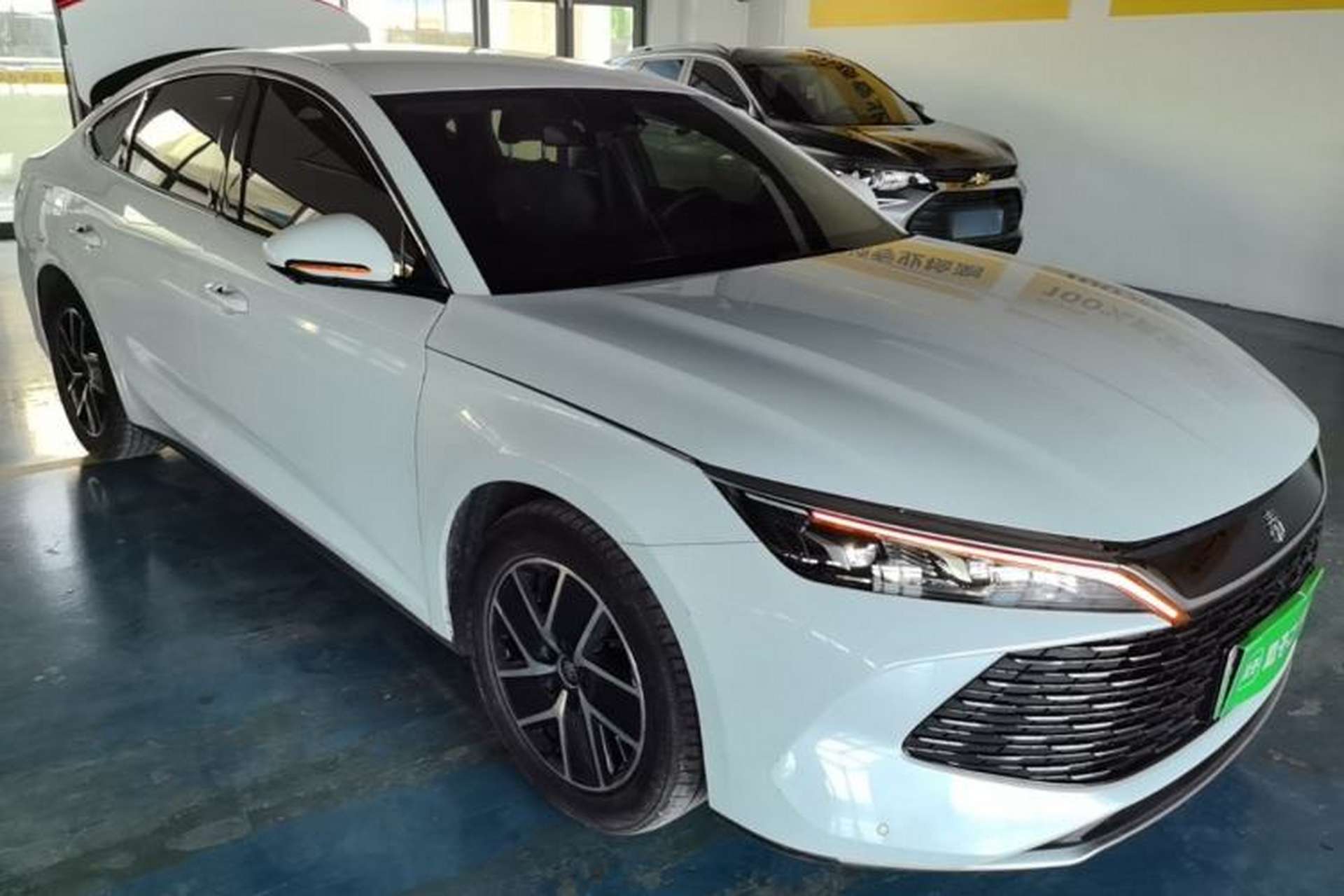 Used BYD Qin L 2024 DM-i 80KM Beyond Model Front Right 45 Deg
