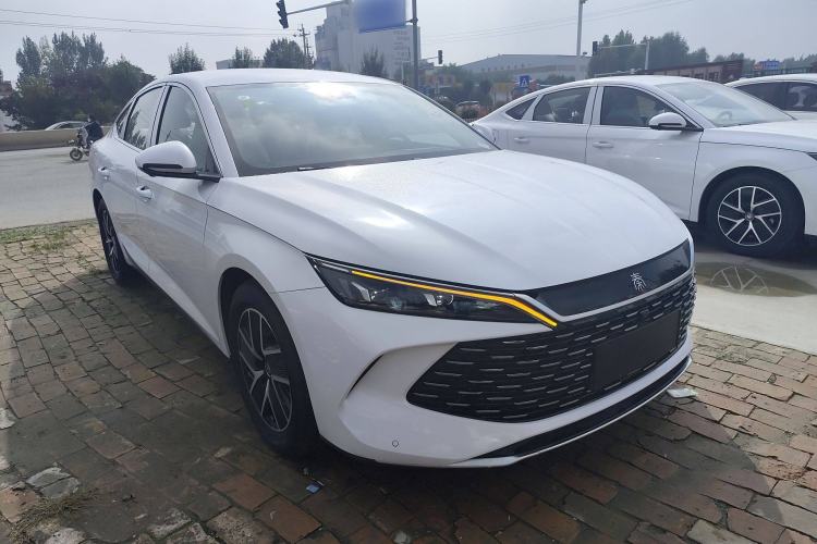 Used BYD Qin L 2024 DM-i 80KM Beyond Model Front Right 45 Deg
