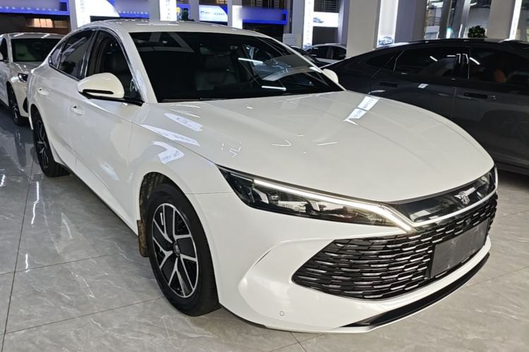 Used BYD Qin L 2024 DM-i 80KM Beyond Model Front Right 45 Deg