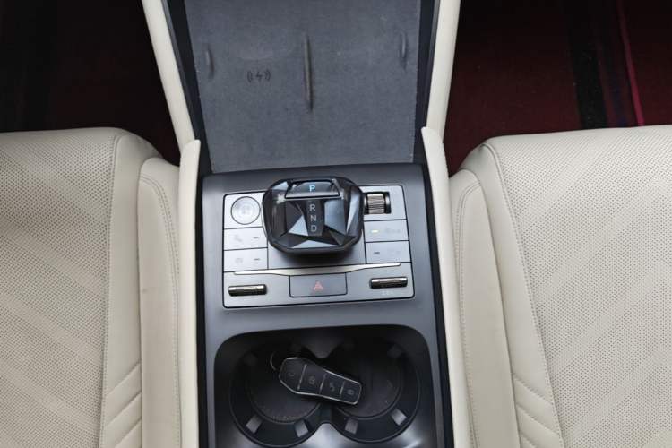 Used BYD Qin L 2024 DM-i 120KM Excellence Model Gear Lever
