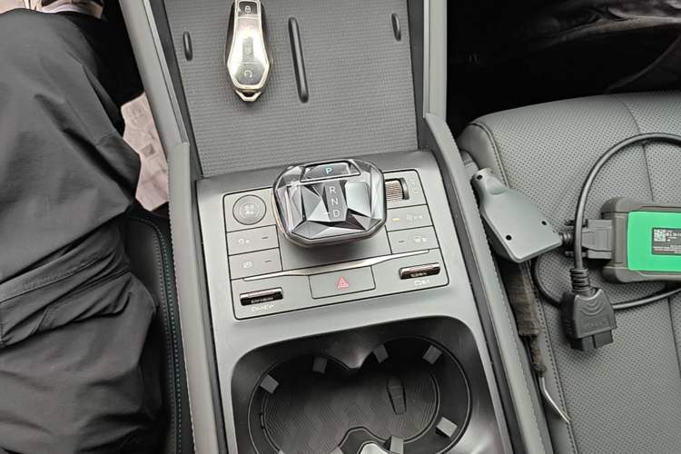Used BYD Qin L 2024 DM-i 80KM Beyond Model Gear Lever