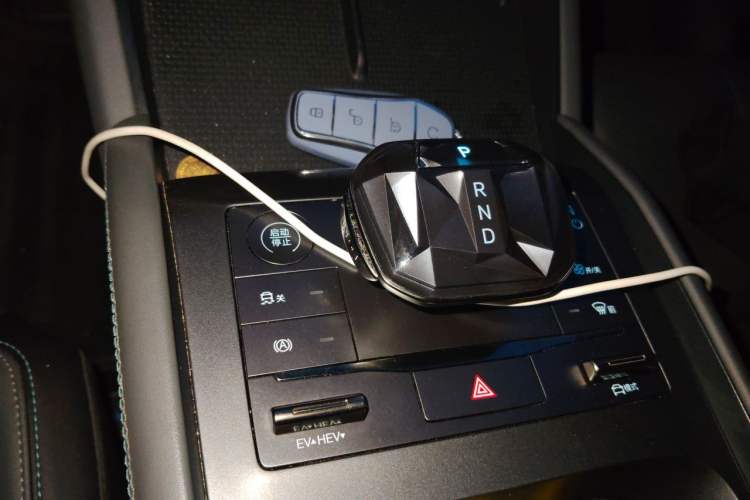 Used BYD Qin L 2024 DM-i 80KM Beyond Model Gear Lever