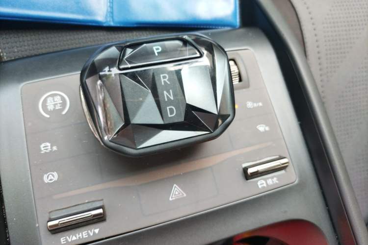 Used BYD Qin L 2024 DM-i 80KM Leading Model Gear Lever