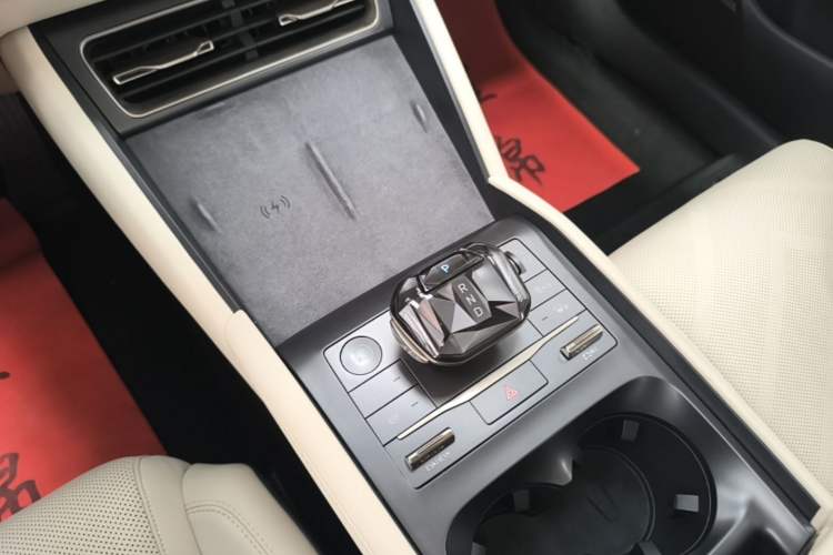 Used BYD Qin L 2024 DM-i 120KM Excellence Model Gear Lever