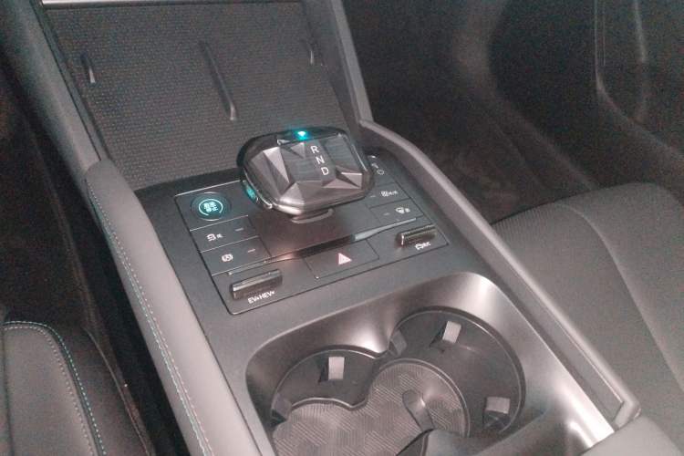 Used BYD Qin L 2024 DM-i 80KM Leading Model Gear Lever