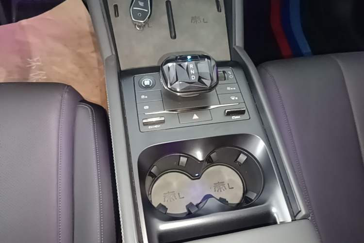 Used BYD Qin L 2024 DM-i 120KM Leading Model Gear Lever