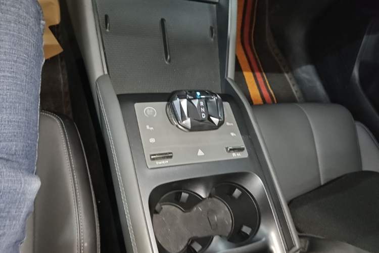 Used BYD Qin L 2024 DM-i 120KM Beyond Model Gear Lever
