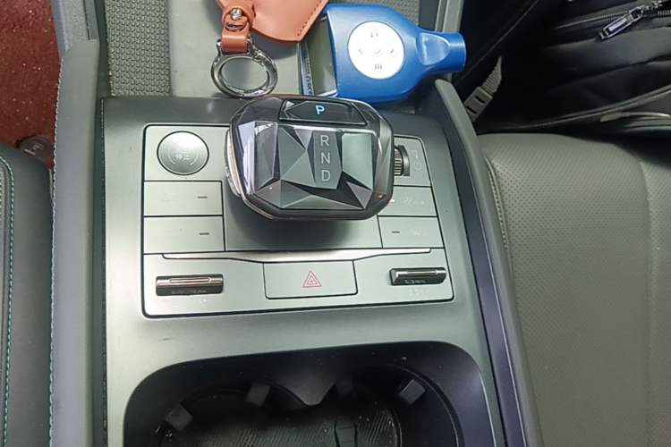 Used BYD Qin L 2024 DM-i 80KM Leading Model Gear Lever