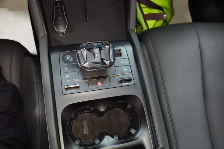 Used BYD Qin L 2024 DM-i 120KM Beyond Model Gear Lever