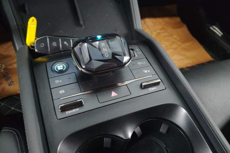 Used BYD Qin L 2024 DM-i 80KM Leading Model Gear Lever