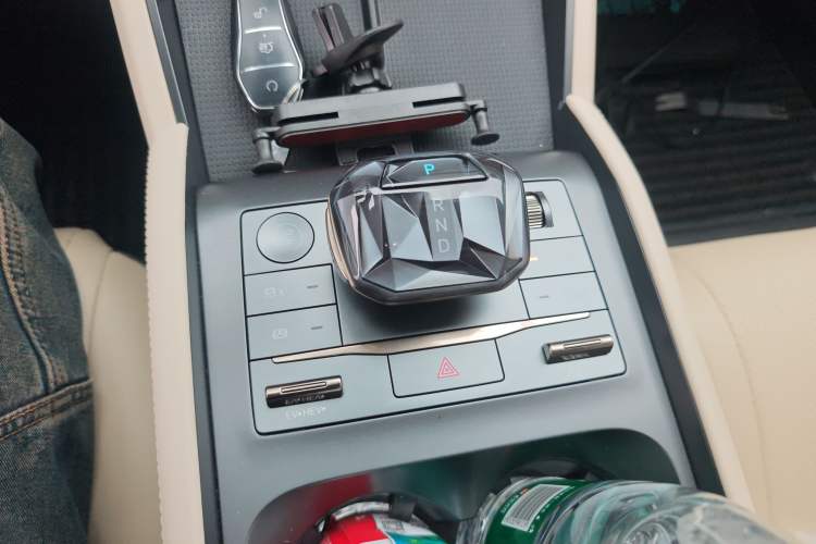 Used BYD Qin L 2024 DM-i 80KM Leading Model Gear Lever