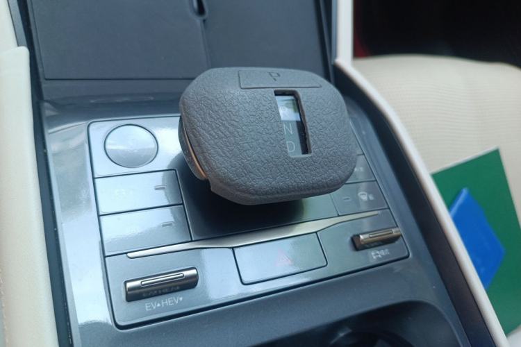 Used BYD Qin L 2024 DM-i 80KM Beyond Model Gear Lever