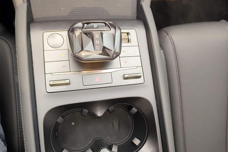 Used BYD Qin L 2024 DM-i 120KM Beyond Model Gear Lever
