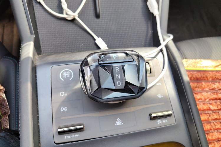 Used BYD Qin L 2024 DM-i 80KM Beyond Model Gear Lever