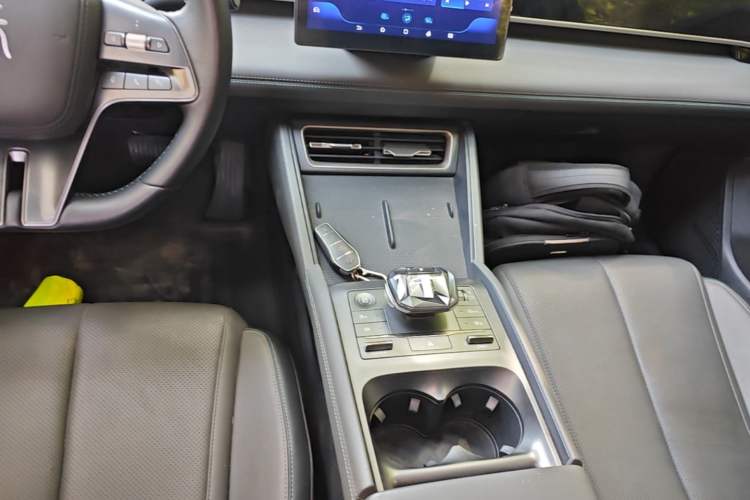 Used BYD Qin L 2024 DM-i 80KM Leading Model Gear Lever