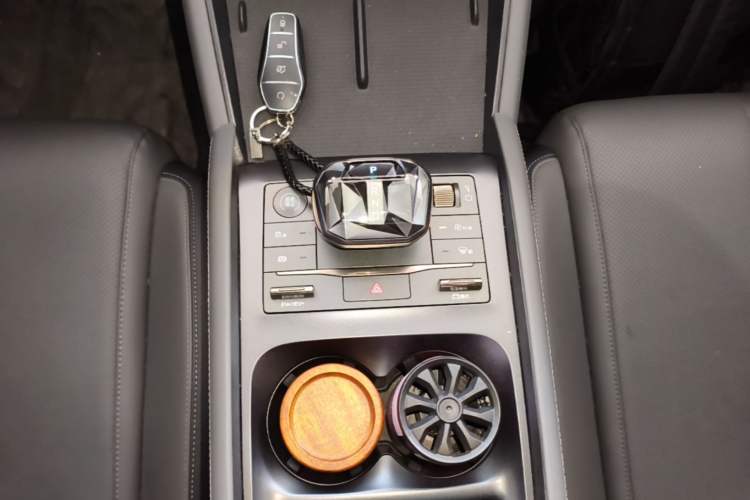 Used BYD Qin L 2024 DM-i 120KM Leading Model Gear Lever