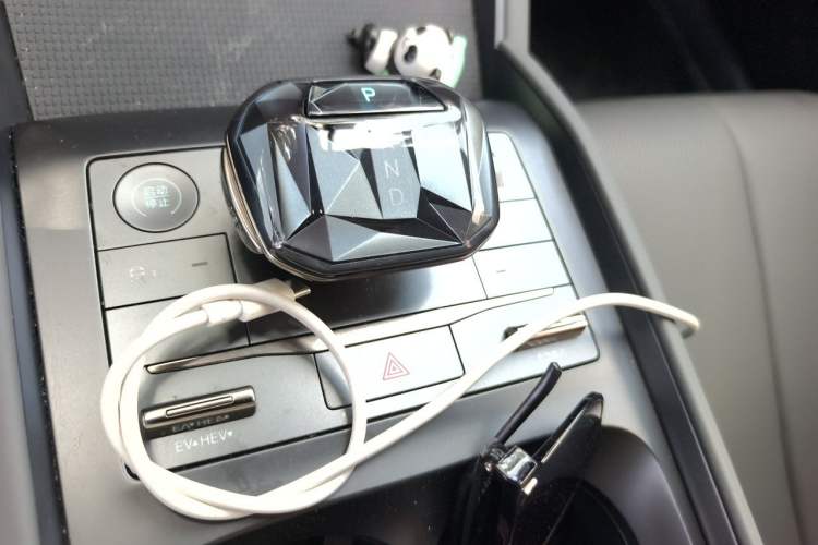 Used BYD Qin L 2024 DM-i 80KM Beyond Model Gear Lever