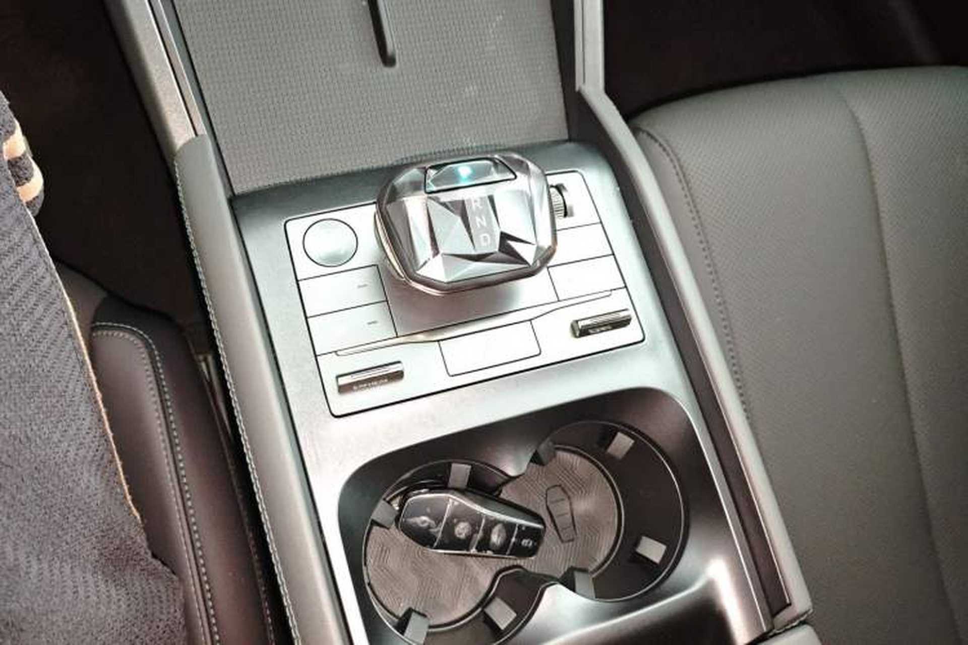 Used BYD Qin L 2024 DM-i 80KM Leading Model Gear Lever
