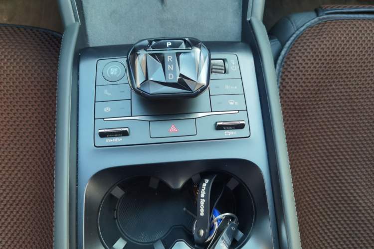 Used BYD Qin L 2024 DM-i 120KM Excellence Model Gear Lever
