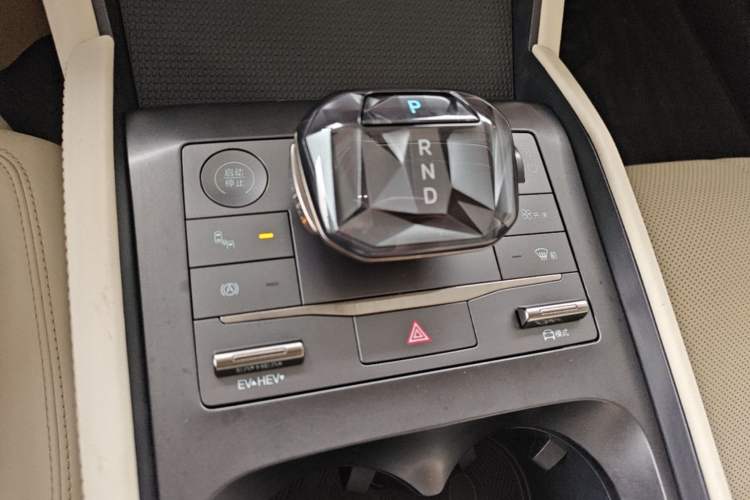 Used BYD Qin L 2024 DM-i 120KM Beyond Model Gear Lever
