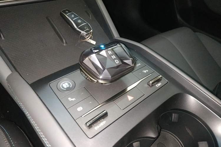Used BYD Qin L 2024 DM-i 120KM Beyond Model Gear Lever
