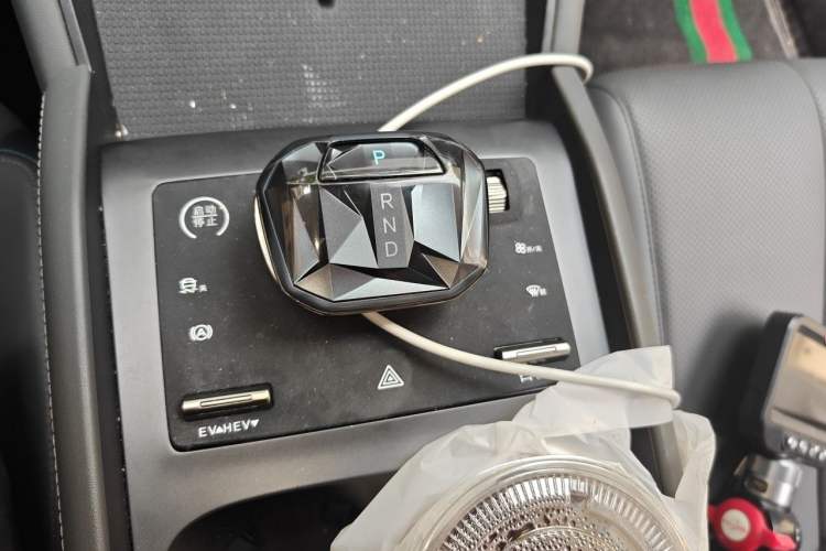 Used BYD Qin L 2024 DM-i 120KM Leading Model Gear Lever