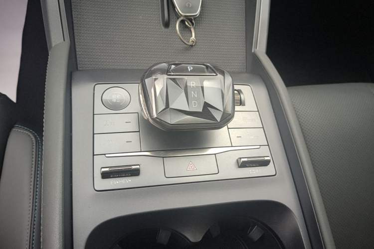 Used BYD Qin L 2024 DM-i 80KM Leading Model Gear Lever
