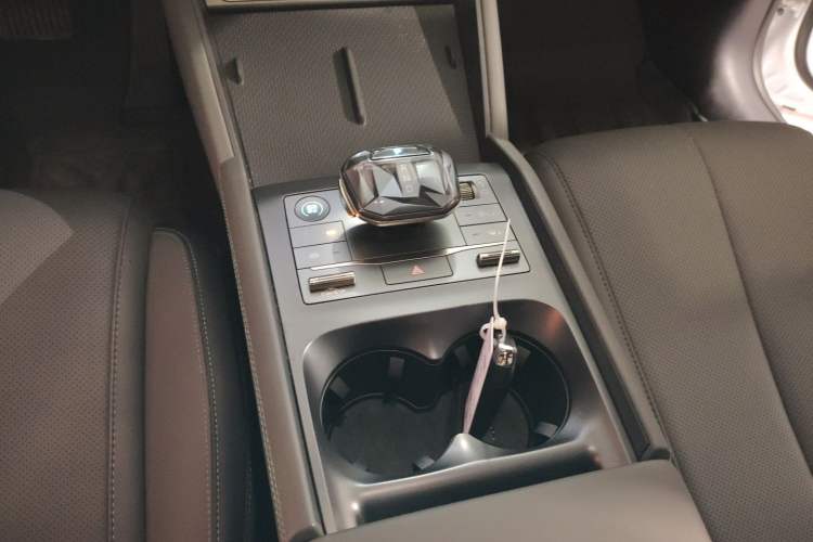 Used BYD Qin L 2024 DM-i 120KM Beyond Model Gear Lever