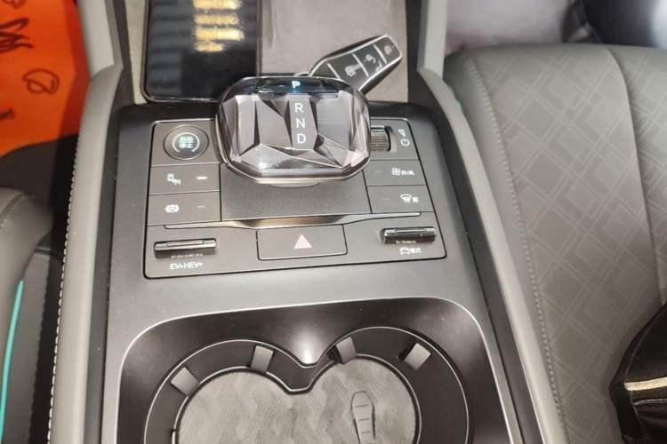Used BYD Qin L 2024 DM-i 120KM Excellence Model Gear Lever