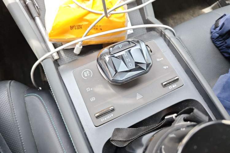 Used BYD Qin L 2024 DM-i 120KM Leading Model Gear Lever