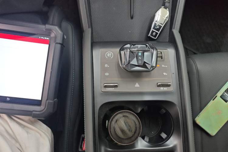 Used BYD Qin L 2024 DM-i 80KM Leading Model Gear Lever