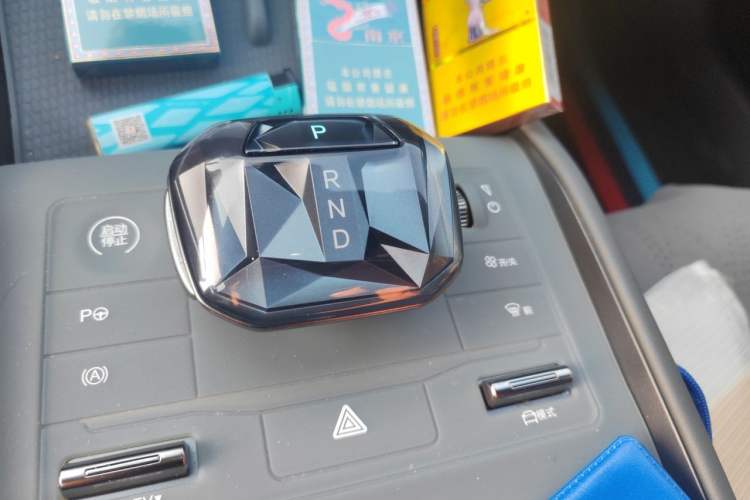 Used BYD Qin L 2024 DM-i 120KM Leading Model Gear Lever