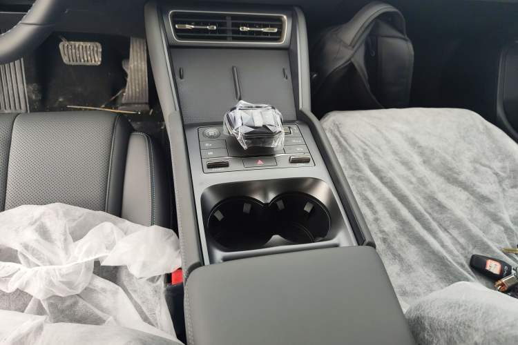 Used BYD Qin L 2024 DM-i 80KM Beyond Model Gear Lever