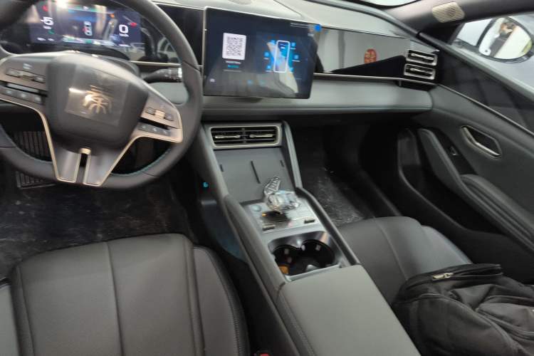 Used BYD Qin L 2024 DM-i 120KM Beyond Model Gear Lever