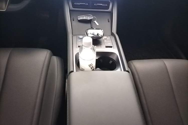 Used BYD Qin L 2024 DM-i 80KM Beyond Model Gear Lever