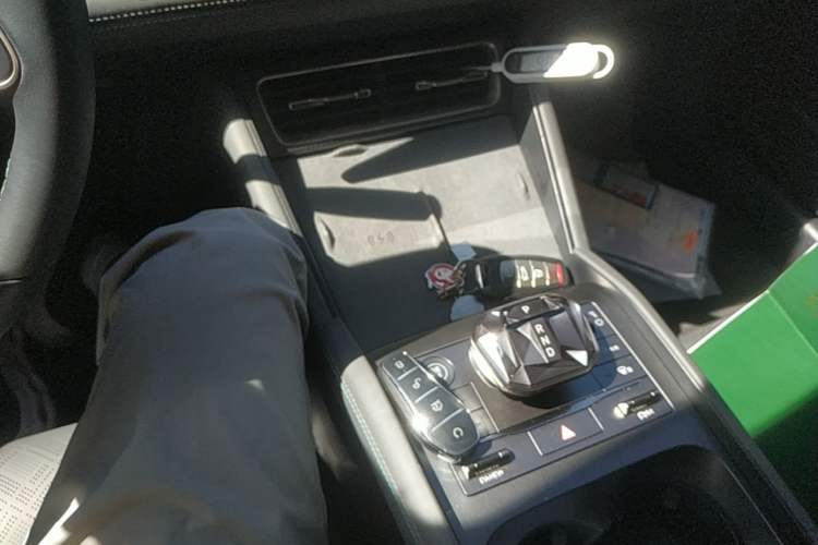 Used BYD Qin L 2024 DM-i 120KM Excellence Model Gear Lever
