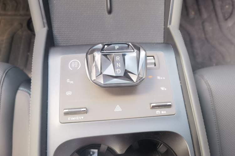 Used BYD Qin L 2024 DM-i 80KM Beyond Model Gear Lever