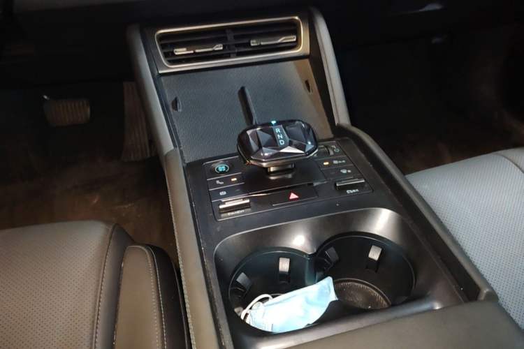Used BYD Qin L 2024 DM-i 120KM Beyond Model Gear Lever