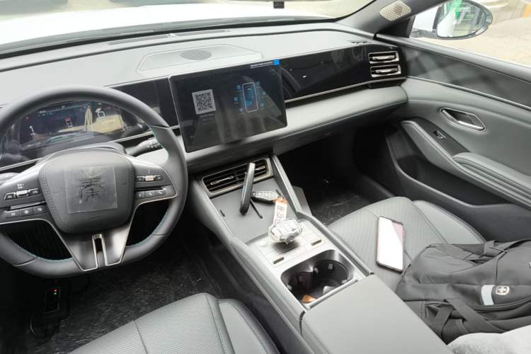 Used BYD Qin L 2024 DM-i 120KM Beyond Model Gear Lever