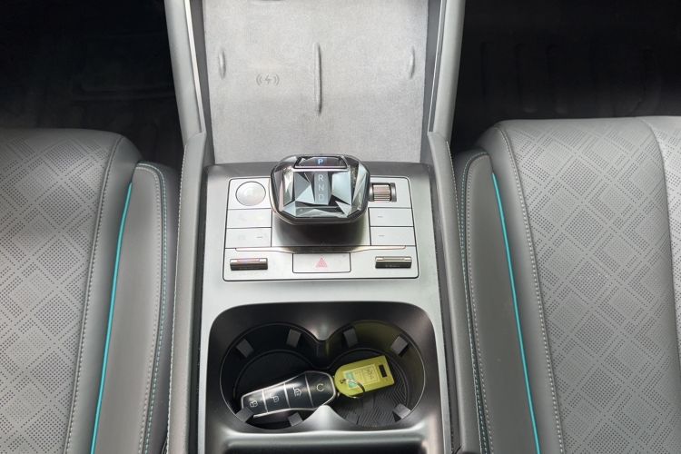 Used BYD Qin L 2024 DM-i 120KM Excellence Model Gear Lever