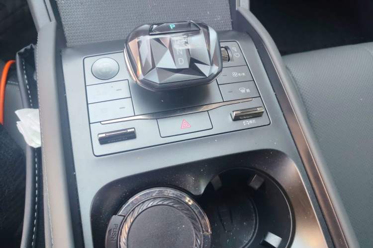 Used BYD Qin L 2024 DM-i 80KM Leading Model Gear Lever