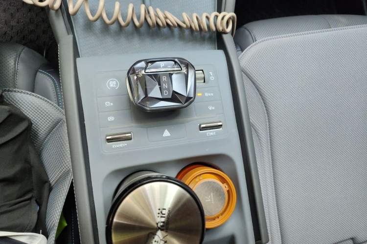 Used BYD Qin L 2024 DM-i 120KM Leading Model Gear Lever