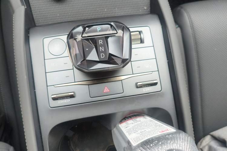 Used BYD Qin L 2024 DM-i 80KM Beyond Model Gear Lever