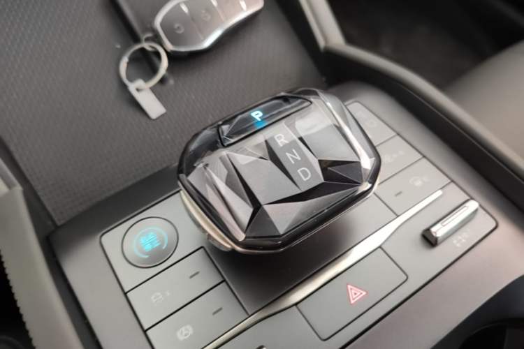 Used BYD Qin L 2024 DM-i 120KM Leading Model Gear Lever