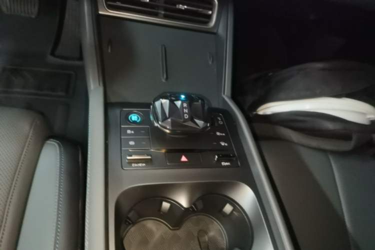Used BYD Qin L 2024 DM-i 80KM Leading Model Gear Lever