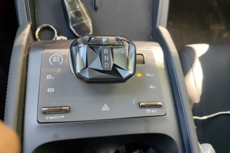 Used BYD Qin L 2024 DM-i 80KM Leading Model Gear Lever
