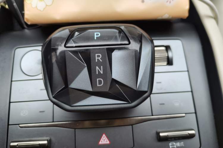 Used BYD Qin L 2024 DM-i 120KM Leading Model Gear Lever