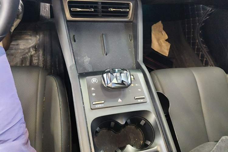 Used BYD Qin L 2024 DM-i 80KM Beyond Model Gear Lever