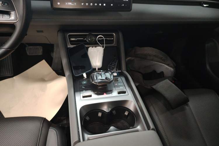 Used BYD Qin L 2024 DM-i 120KM Beyond Model Gear Lever
