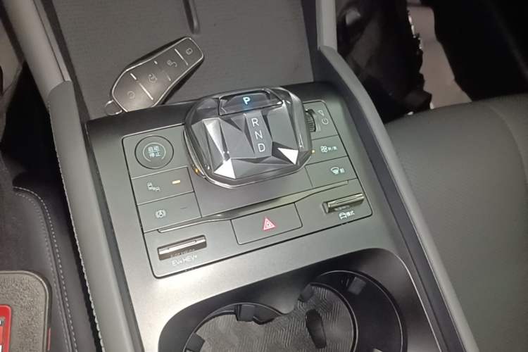 Used BYD Qin L 2024 DM-i 120KM Beyond Model Gear Lever